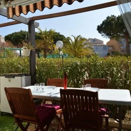 Апартаменти Du Port 6 *